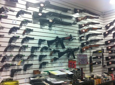 Guns shop in San José, Costa Rica